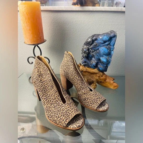 Lucky Brand Joal Leopard Print Leather Stacked Chunky Heel Peep Toe Shooties 7.5 - Picture 13 of 13